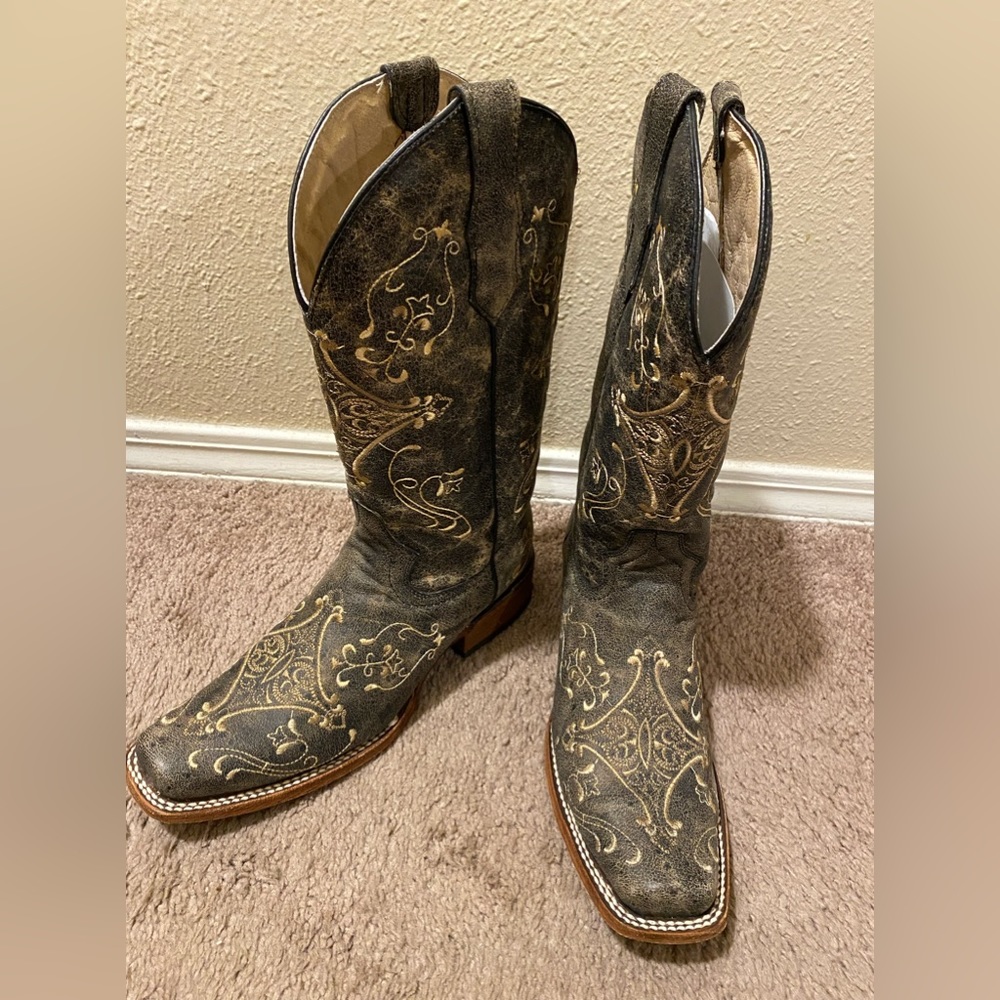 Like brand new. I wore these maybe twice and now they just sit.
